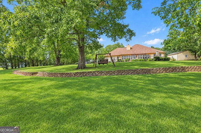 415 W McIntosh Road, Brooks, GA 30205