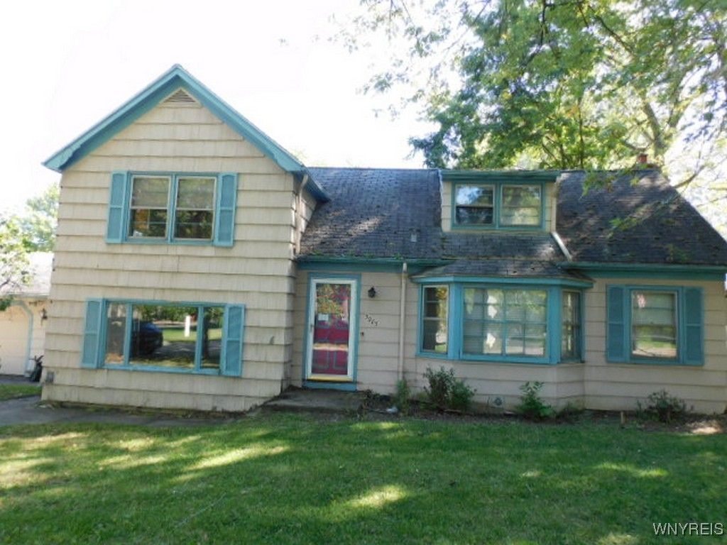 5985 Mckinley Parkway, Hamburg, NY 14075