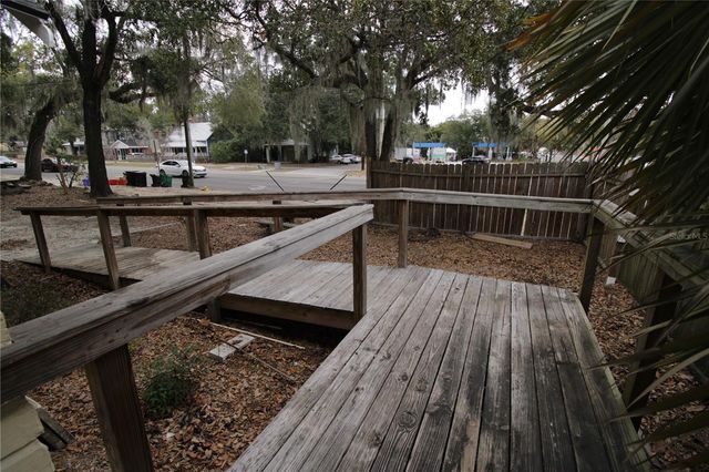 834 E UNIVERSITY AVENUE, Gainesville, FL 32601