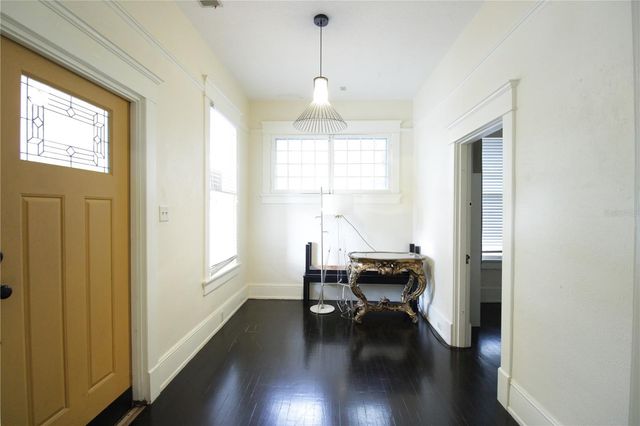 834 E UNIVERSITY AVENUE, Gainesville, FL 32601