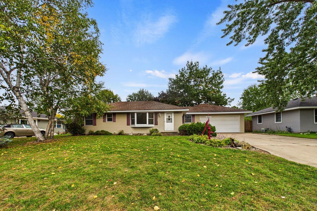 8831 Greenway Avenue S, Cottage Grove, MN 55016 — exterior
