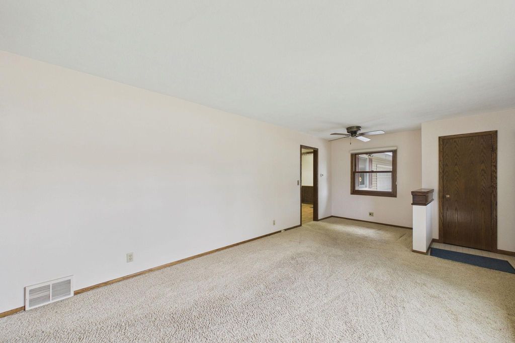 8831 Greenway Avenue S, Cottage Grove, MN 55016 — photo 4