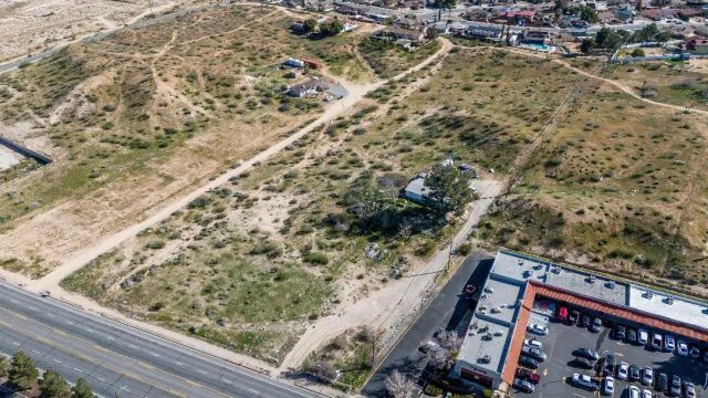 1 Hesperia Rd, Victorville, CA 92395