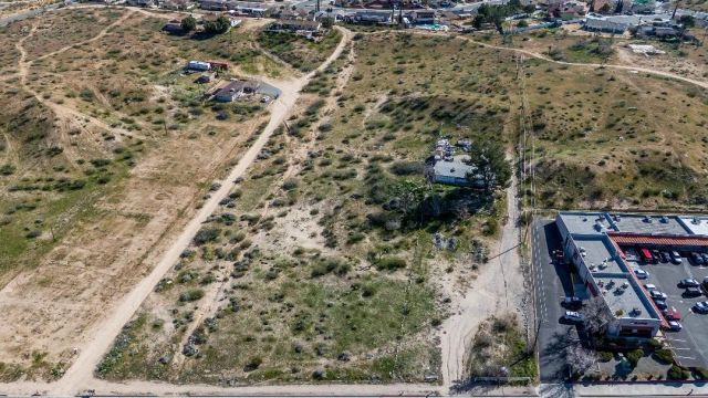 1 Hesperia Rd, Victorville, CA 92395