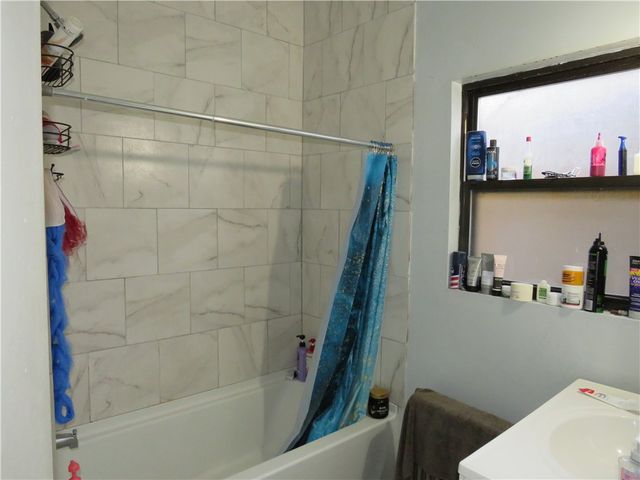 1216 Amanda St, Carrick, PA 15210