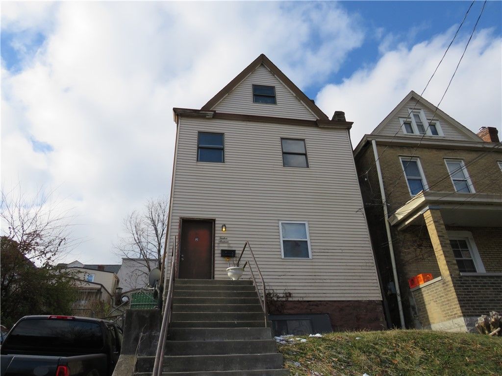 1216 Amanda St, Carrick, PA 15210