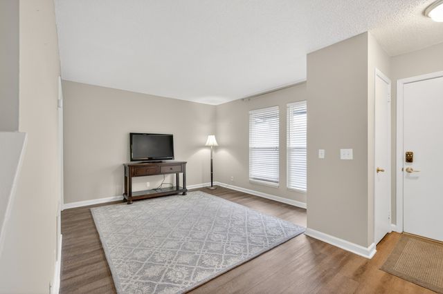 500 Paragon Mills Rd Apt B1, Nashville, TN 37211