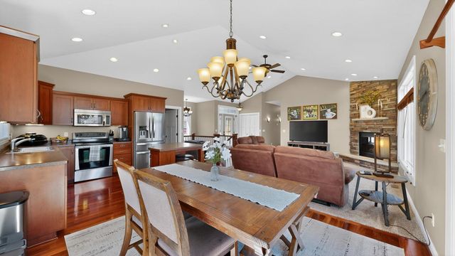 1442 30th Street NW, Austin, MN 55912