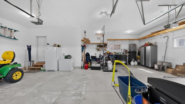 1442 30th Street NW, Austin, MN 55912