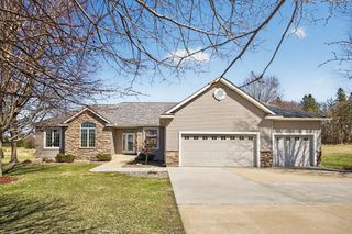 1442 30th Street NW, Austin, MN 55912