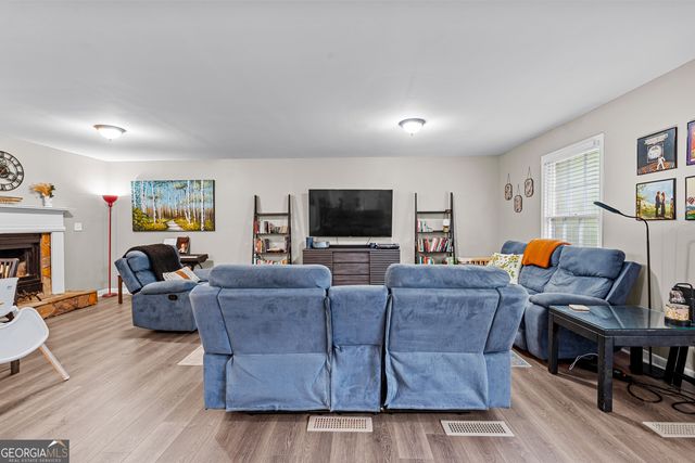 859 King Drive SE, Conyers, GA 30094