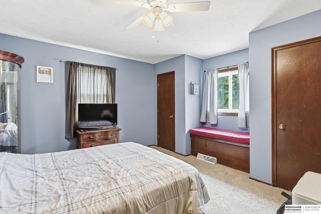 3255 S 130 Circle, Omaha, NE 68144