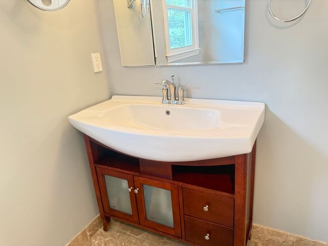 6 Larson Rd, Milford, MA 01757