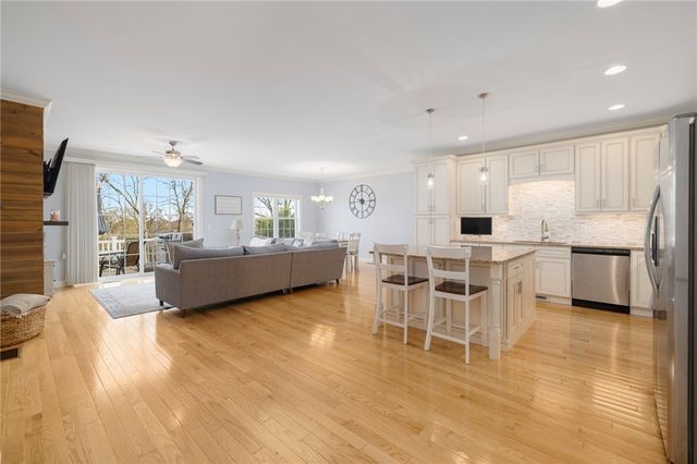 3 Garden Vista Drive 3, Cranston, RI 02920