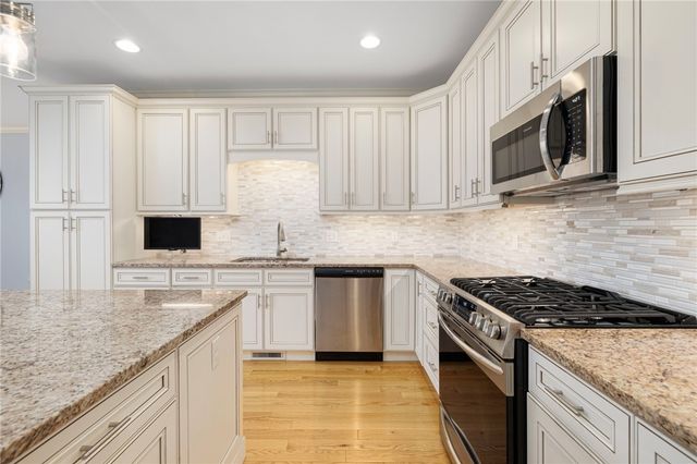 3 Garden Vista Drive 3, Cranston, RI 02920