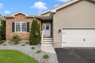 3 Garden Vista Drive 3, Cranston, RI 02920