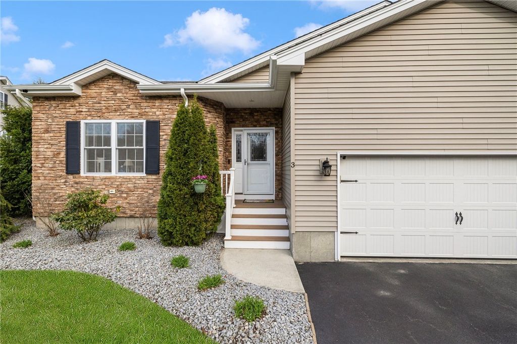 3 Garden Vista Drive 3, Cranston, RI 02920