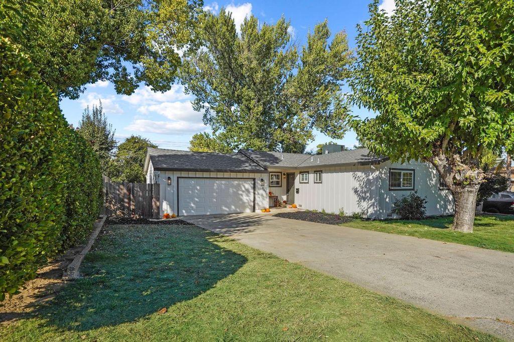 8937 Custer Ave, Orangevale, CA 95662