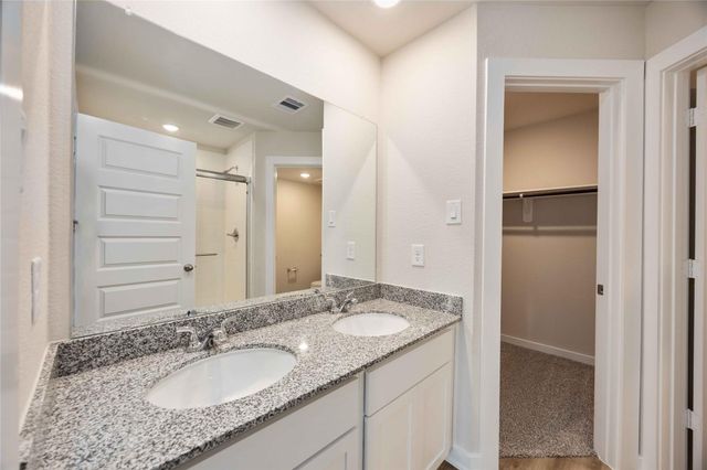 819 Clear Valley Lane, Dayton, TX 77535