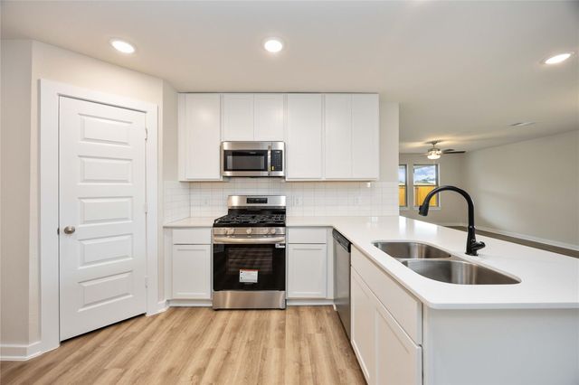 819 Clear Valley Lane, Dayton, TX 77535