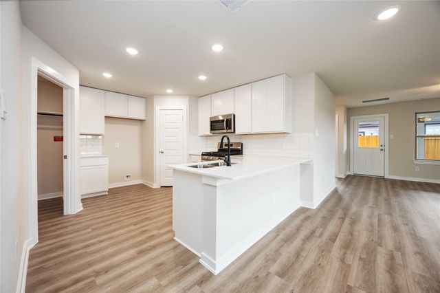 819 Clear Valley Lane, Dayton, TX 77535