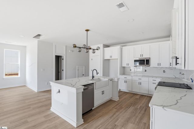 162 Buncombe Street, Woodruff, SC 29388