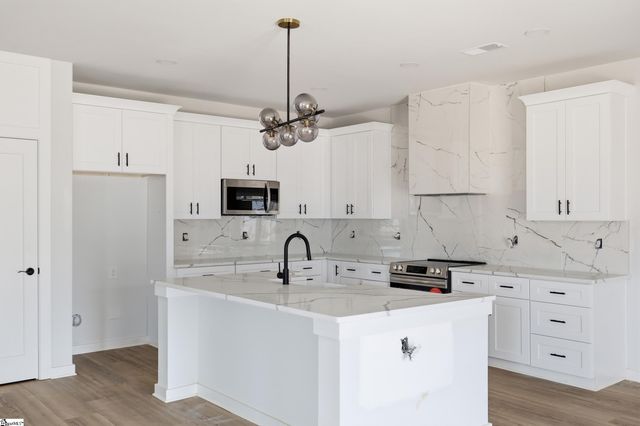 162 Buncombe Street, Woodruff, SC 29388