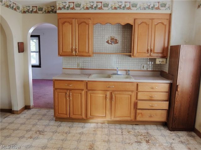 2243 N Glenwood Avenue, Niles, OH 44446