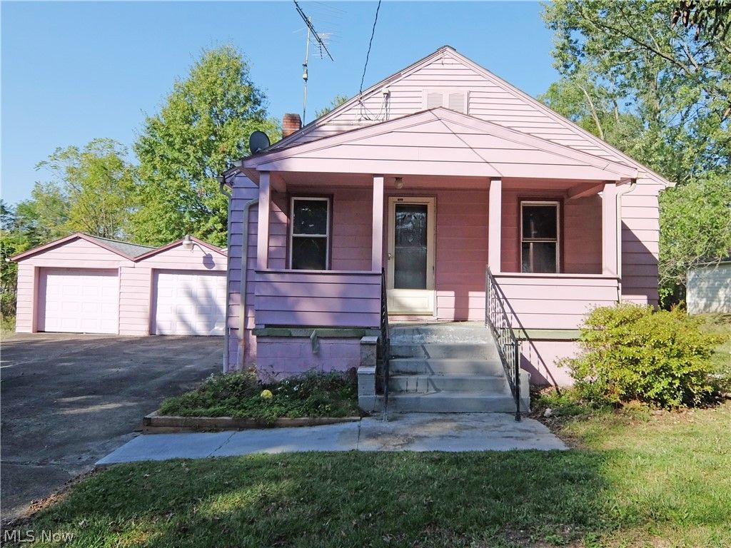 2243 N Glenwood Avenue, Niles, OH 44446