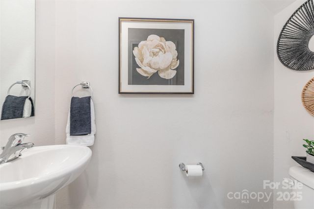 3101 Wynn Way, Charlotte, NC 28215