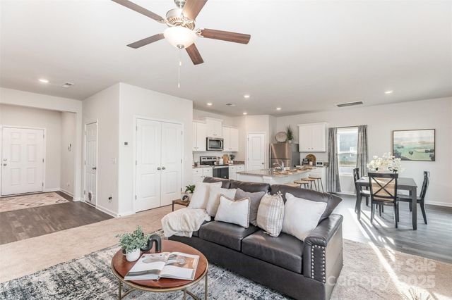 3101 Wynn Way, Charlotte, NC 28215