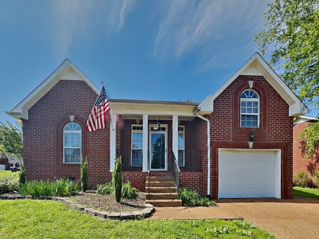 316 Lone Oak Dr, White House, TN 37188