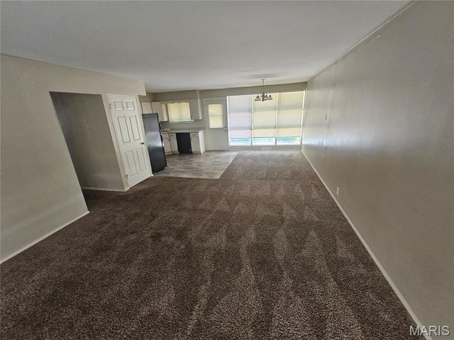 2365 Hallwood Drive, St Louis, MO 63136