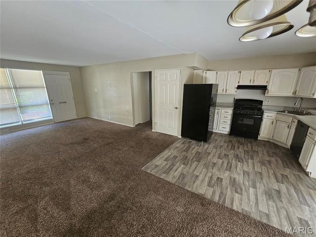 2365 Hallwood Drive, St Louis, MO 63136