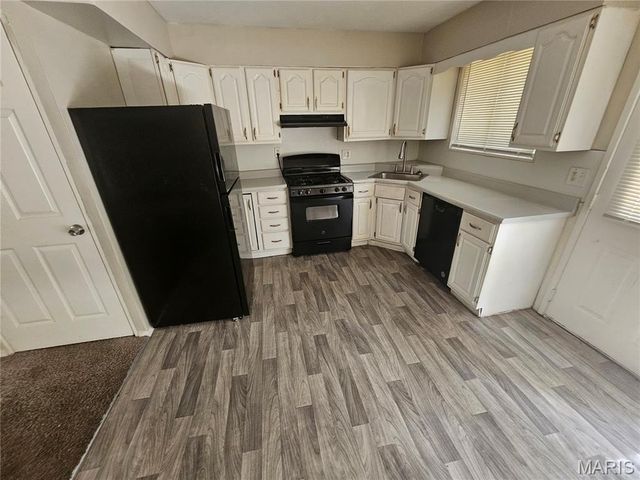 2365 Hallwood Drive, St Louis, MO 63136