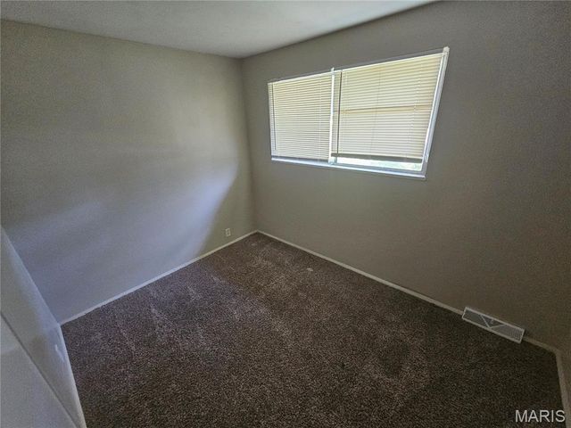 2365 Hallwood Drive, St Louis, MO 63136