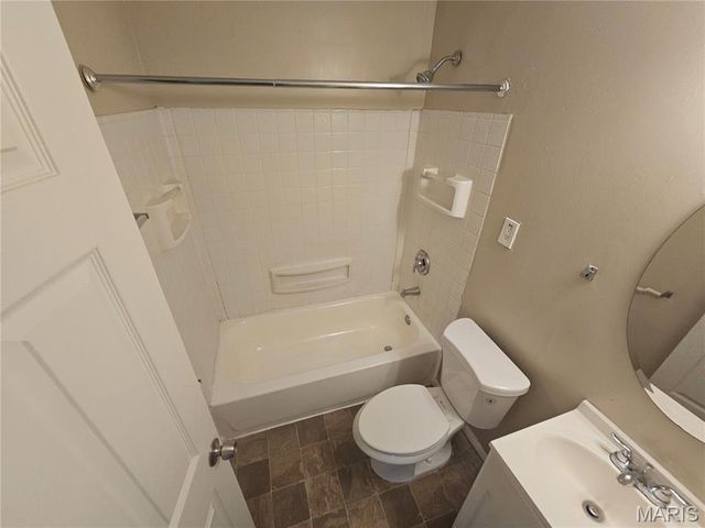 2365 Hallwood Drive, St Louis, MO 63136