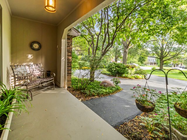 21714 N Andover Road, Kildeer, IL 60047