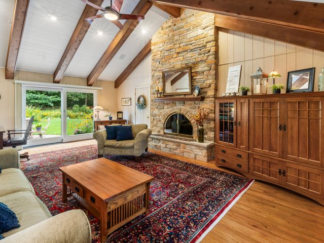 21714 N Andover Road, Kildeer, IL 60047