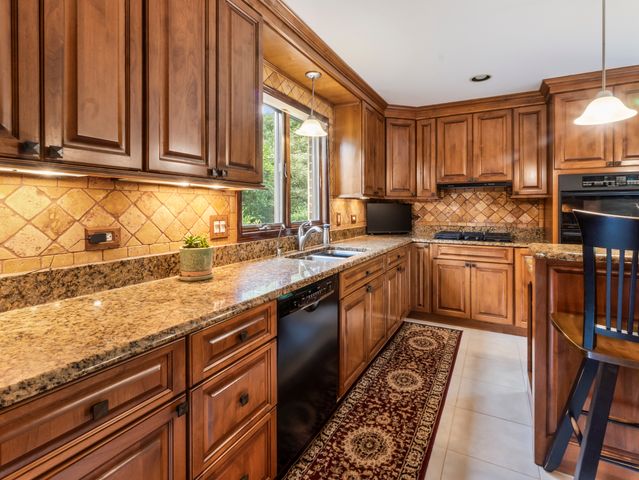 21714 N Andover Road, Kildeer, IL 60047