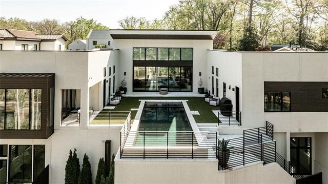 1572 Clifton Ridge, Atlanta, GA 30307