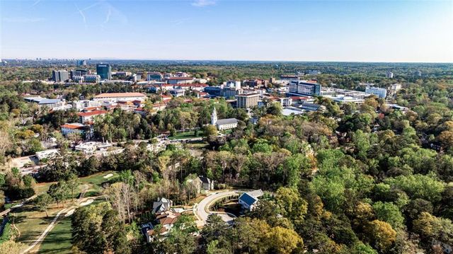 1572 Clifton Ridge, Atlanta, GA 30307