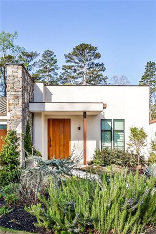 1572 Clifton Ridge, Atlanta, GA 30307