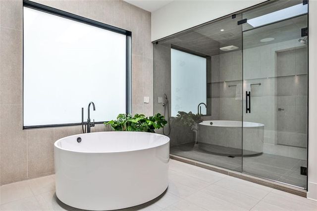 1572 Clifton Ridge, Atlanta, GA 30307