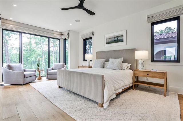 1572 Clifton Ridge, Atlanta, GA 30307