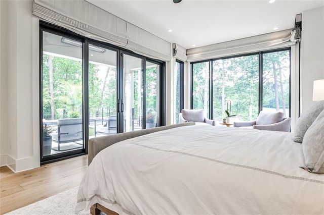 1572 Clifton Ridge, Atlanta, GA 30307