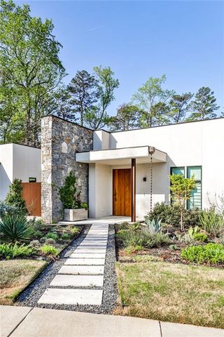 1572 Clifton Ridge, Atlanta, GA 30307