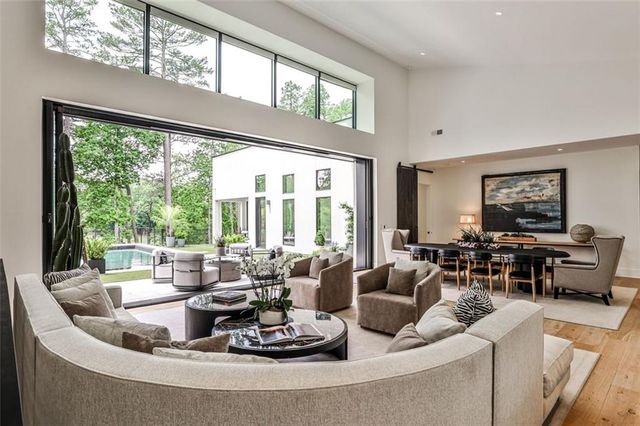 1572 Clifton Ridge, Atlanta, GA 30307