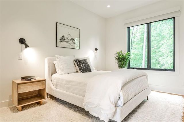1572 Clifton Ridge, Atlanta, GA 30307