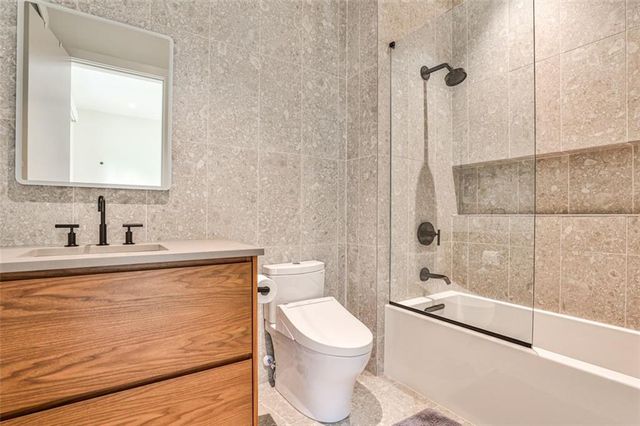 1572 Clifton Ridge, Atlanta, GA 30307